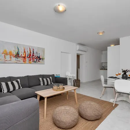 Lotte With Private Pool In The Center! Apartment