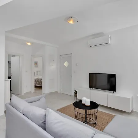 Apartment Lotte With Private Pool In The Center!